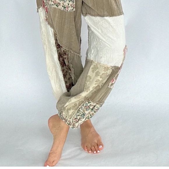 BRAND NEW Floral Patch Pants By POL Sz Small - Picture 3 of 15